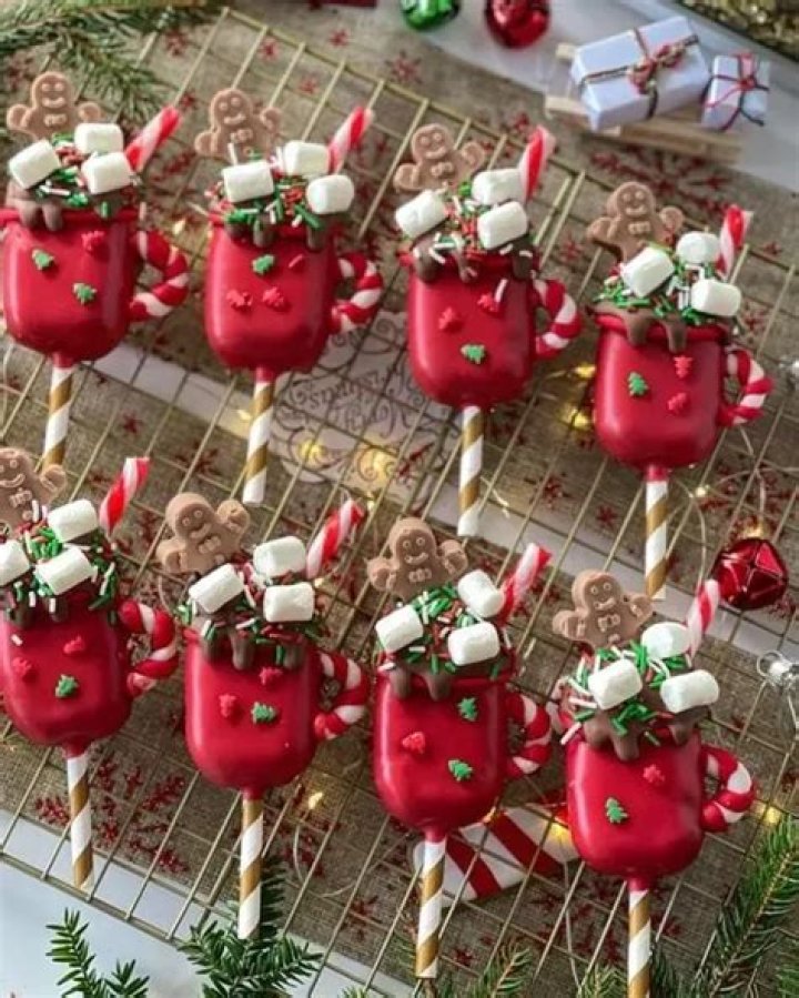I tried and tested Aldi's new festive chocolate treats - the Marshmallow Brownie Bombs are divine... treat yourself