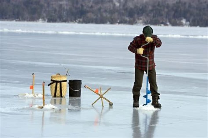 Ice fishers must remove shelters from Iowa lands, waters