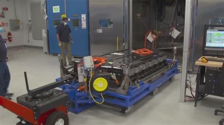 Illinois deal with Chinese company to make electric car battery gets mixed reviews