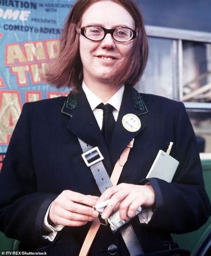 Inside On The Buses star Anna Karen's colourful life from nudist film and striptease gig to best pal Babs Windsor