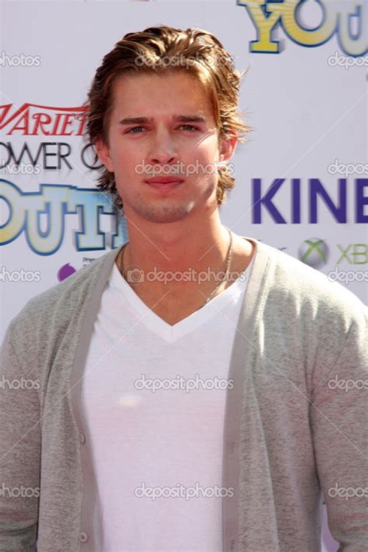 Is Drew Van Acker Single? The 'Pretty Little Liars' Star & His Girlfriend Are Super Adorable — PHOTOS