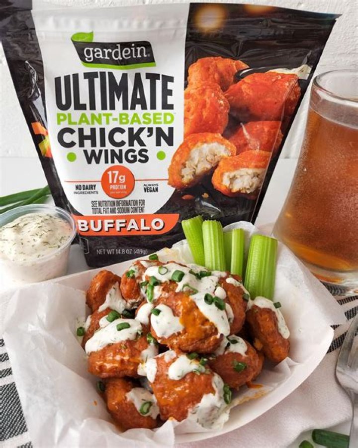 Is Lizzo vegan? Singer eats plant-based chicken wings on Hot Ones