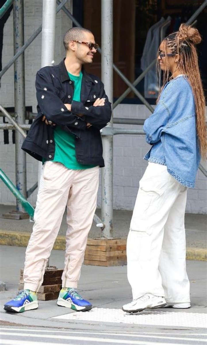 Is Malia Obama Gay? Is She Dating a Female Rapper?