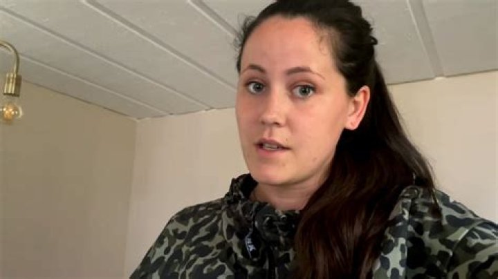 Jenelle Evans tearfully reveals she’s been dropped by clothing company days before clothing line launch