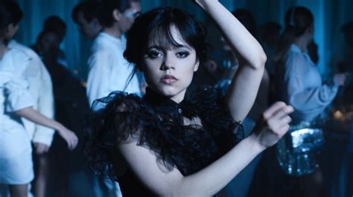 Jenna Ortega Performs The Wednesday Dance One Final Time In Her SNL Promo