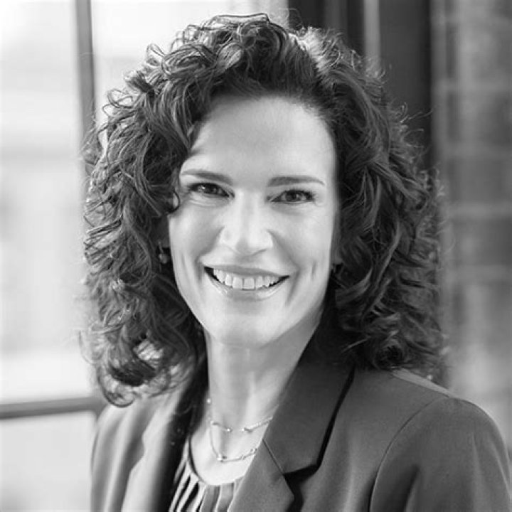 
Jennifer Honeycutt
Net Worth
