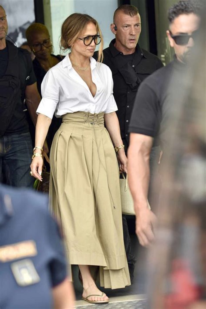 Jennifer Lopez Wore A Nipple Bra In Her 