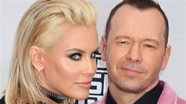 Jenny McCarthy reveals husband Donnie Wahlberg’s reaction to her racy SKIMS ad with Carmen Electra