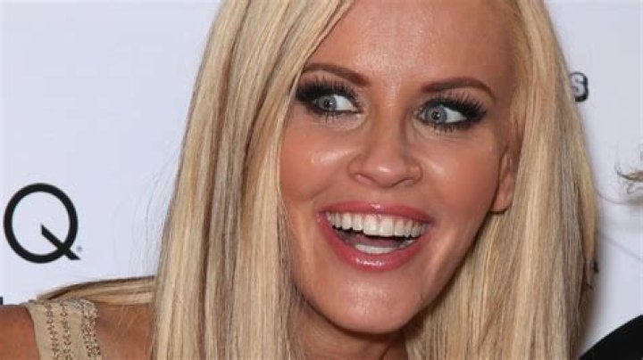 Jenny McCarthy under fire for touting her ‘fake’ teeth: ‘Those are not the ones you were born with’