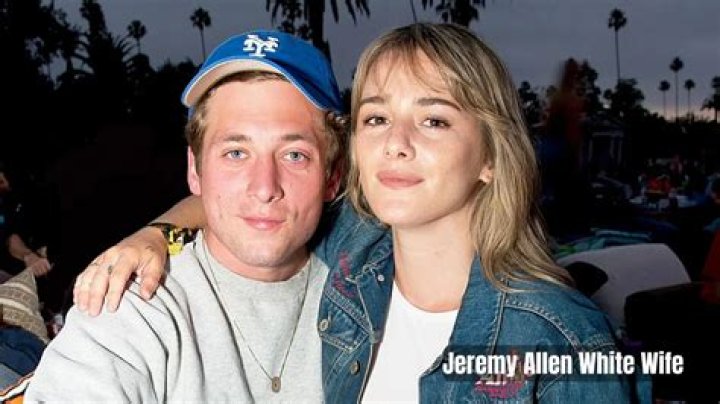 Jeremy Allen White (Actor) Wiki, Biography, Age, Girlfriends, Family, Facts and More