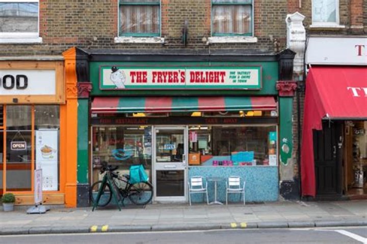 Jimi Famurewa reviews The Fryer’s Delight: This beloved chippy bubbles on