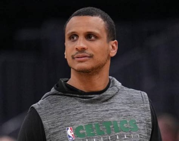 Joe Mazzulla Net Worth 2023 , Salary, Income, Career & The Boston Celtics Interim Head Coach