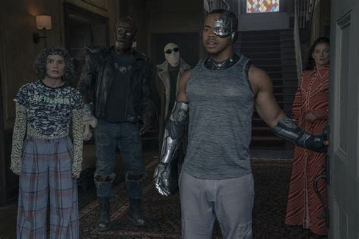 Joivan Wade Talks About Doom Patrol's Cyborg, Being A Zombie, And His Doctor Who Inspiration