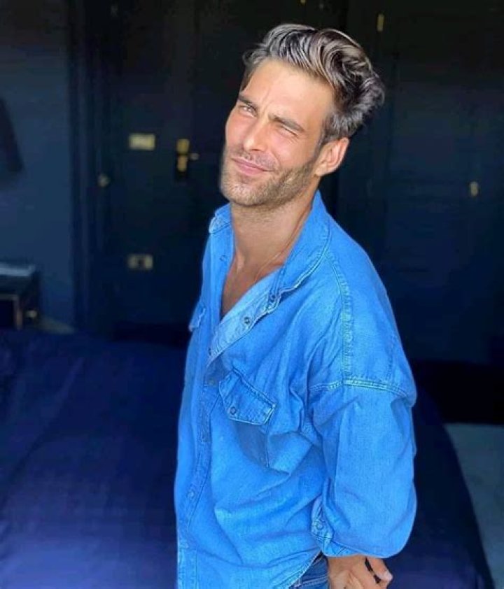 Jon Kortajarena Wiki/Bio, Net worth, Modeling Career, Age, Height and Girlfriend