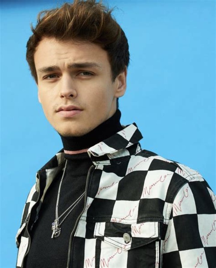Jonah Marais’ Height, Age, Girlfriend, Full Name, Family – Wiki