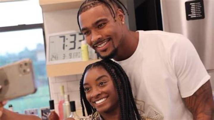 Jonathan Owens is getting dragged after claiming he’s the ‘catch’ in relationship with Simone Biles