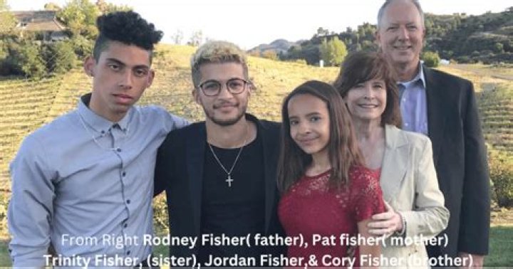 Jordan Fisher Parents, Ethnicity, Wiki, Biography, Age, Wife, Career, Net Worth