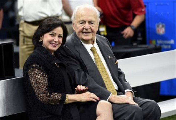 Judge denies media request to unseal files on Saints owner