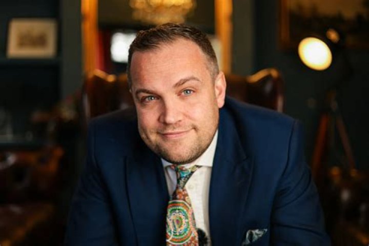 
Julian Sinclair
Net Worth

