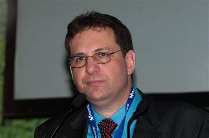 Kevin Mitnick Obituary – Death: Renowned Computer Security Consultant, Author, and Convicted Hacker, Kevin Mitnick Died from Cancer