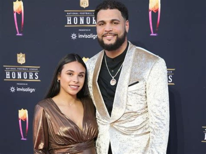 Know About Ashli Doston- Mike Evans’s Beautiful wife