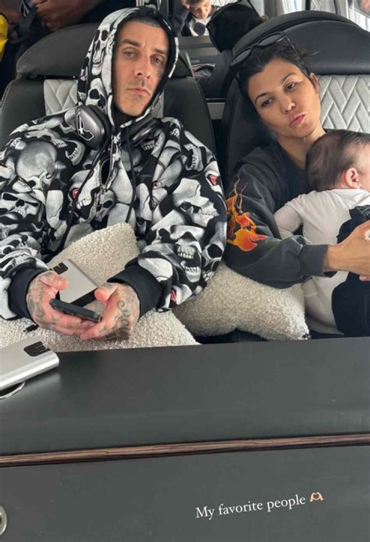 Kourtney Kardashian makes out with Travis Barker on Instagram after being called ‘tone-deaf’