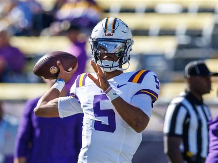 Las Vegas Raiders Going All-In With Crazy Top 5 Trade for Jayden Daniels