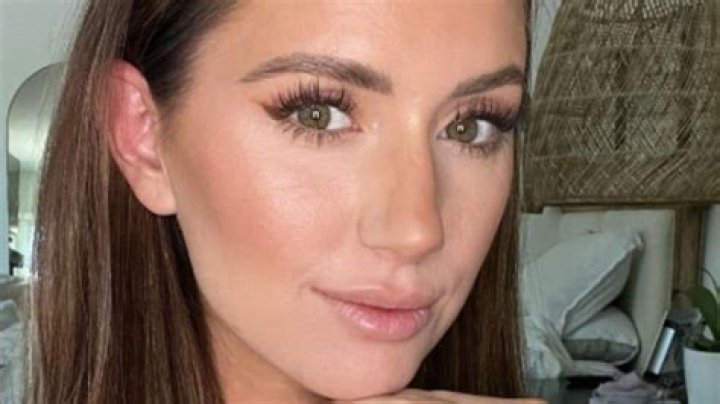 Lauren Luyendyk gets sporty for daily outfit selfie