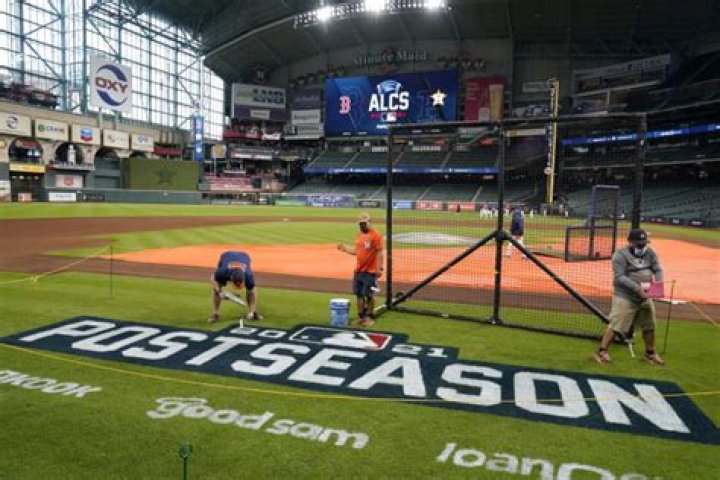 LEADING OFF: Red Sox and Astros open ALCS, Cards’ Shildt out