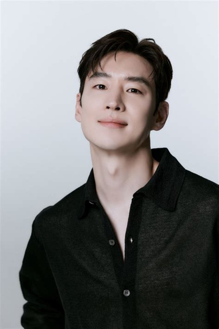 Lee Je-hoon: The Versatile Actor Shaping Korean Cinema
