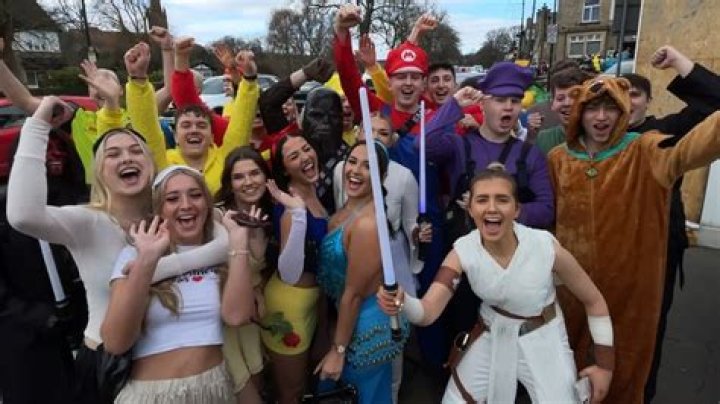 Leeds students hit the town in frightful fancy dress for Halloween-themed boozy pub crawl – The Sun