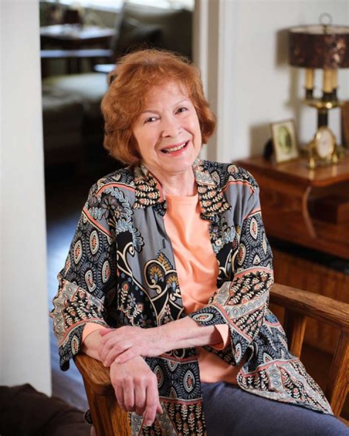 Linda Kaye Henning Net Worth 2024