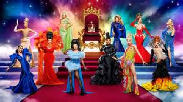 Lorraine Kelly gropes her own boobs in hilarious RuPaul's Drag Race UK appearance