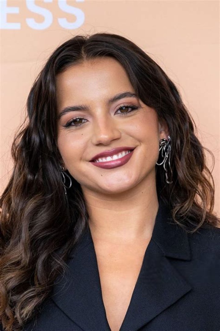 Lucy Hale's Makeup Free Selfie Embraces This Unexpected Feature — PHOTO