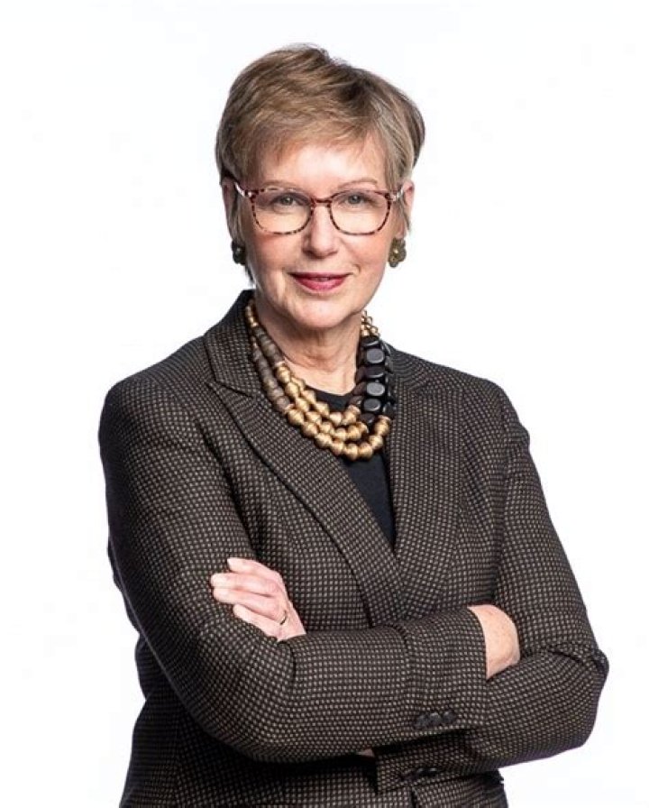 Lynn Elsenhans Net Worth (2024) | wallmine