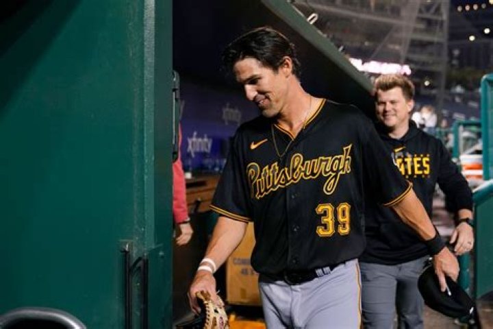 Maggi gets 1st big league hit, RBI after 13 years in minors