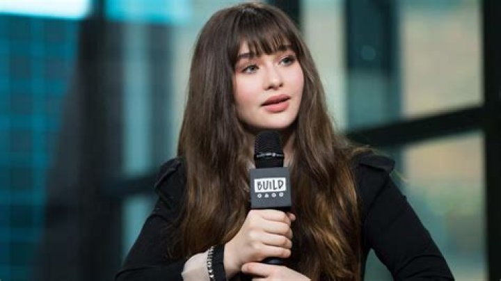 Malina Weissman: The Young Star of Netflix’s A Series of Unfortunate Events