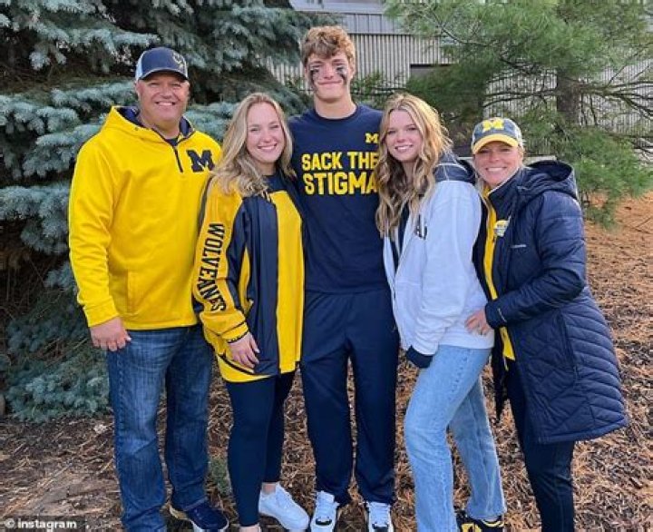 Meet the Wolverines quarterback JJ McCarthy’s family on Instagram