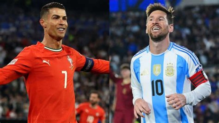 Messi stays at home while Ronaldo heads to beach as sports stars including Mayweather and the Vardys celebrate Christmas – The Sun