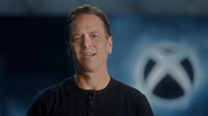 Microsoft's Phil Spencer Wants More Xbox and PlayStation Cross-Play