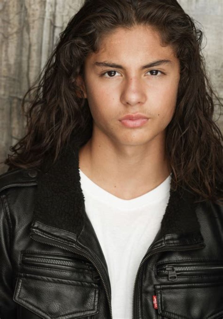 Miguel Cazarez Mora (Actor) Wiki, Biography, Age, Girlfriends, Family, Facts and More