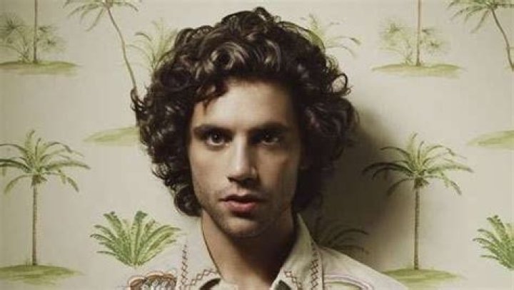 Mika Et Son Fils: La Vie Familiale du Chanteur Mika en Plein Projecteur