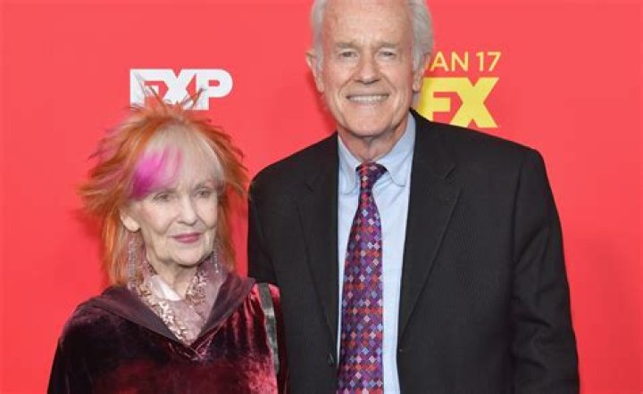 Mike Farrell's Net Worth, Wife, Height, Biography. Is He Still Alive?