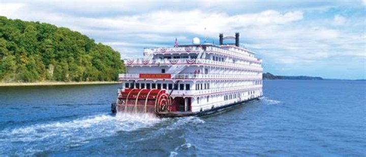 Mimi's Burger Boat Sinks in Mississippi River