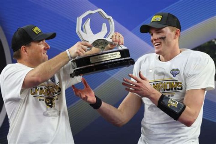 Missouri gives coach Drinkwitz a contract extension through the 2028 season