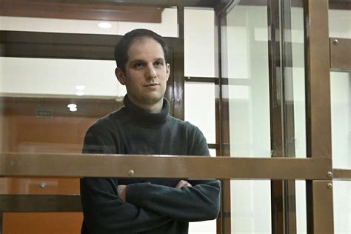 More than 300 journalists around the world imprisoned because of their work, report says