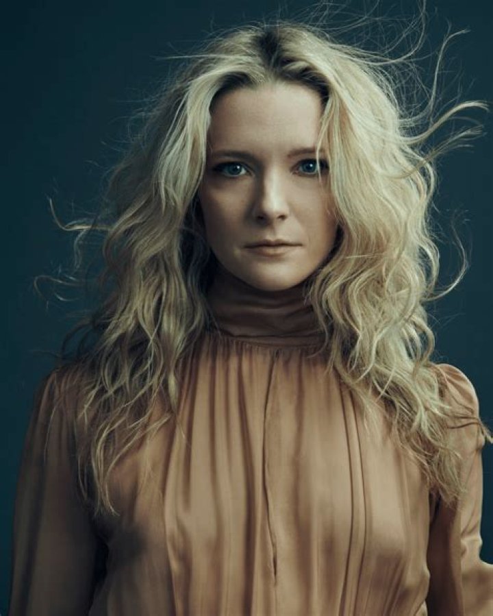 Morfydd Clark (Actress) Wiki, Biography, Age, Boyfriend, Family, Facts and More