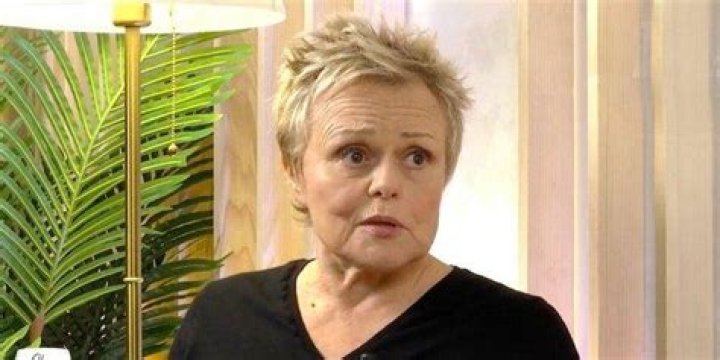 Muriel Robin Chirurgie Esthétique: 