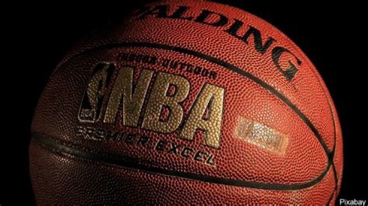 NBA referees aim to make traveling take a walk