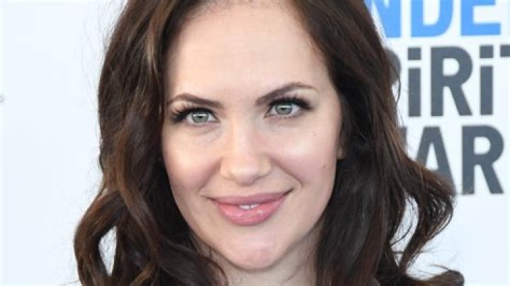 Netflix horror queen Kate Siegel stuns in vintage black gown